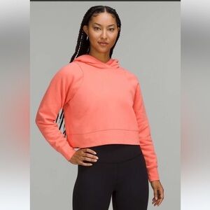Lululemon Loungeful Cropped Hoodie
Color orange size 8